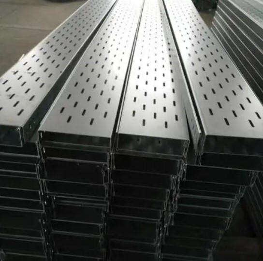 托盘式电缆桥架