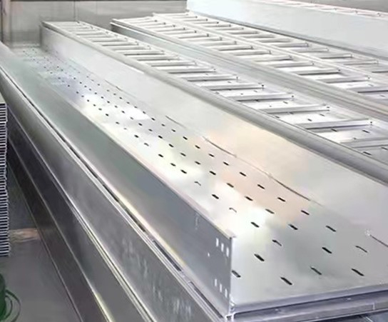 托盘式电缆桥架