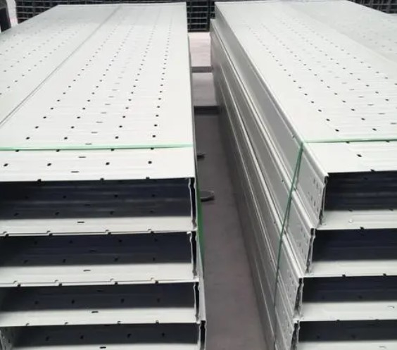 托盘式电缆桥架