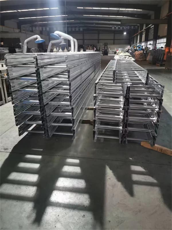 梯架式电缆桥架